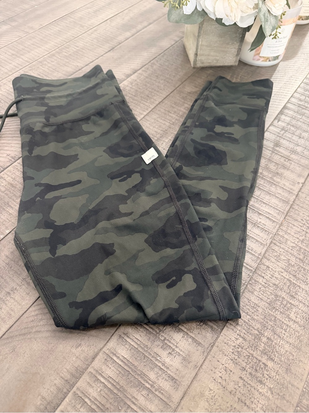 Vuori Women's Camouflage Leggings in Dark Green & Black